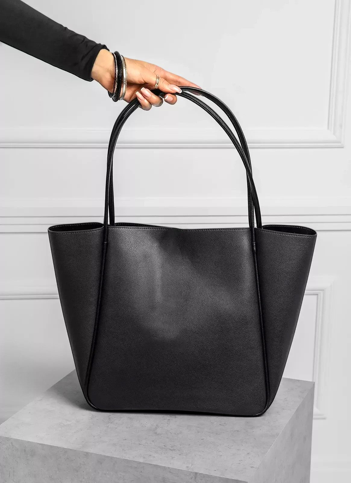 Cavlo Grace Tote